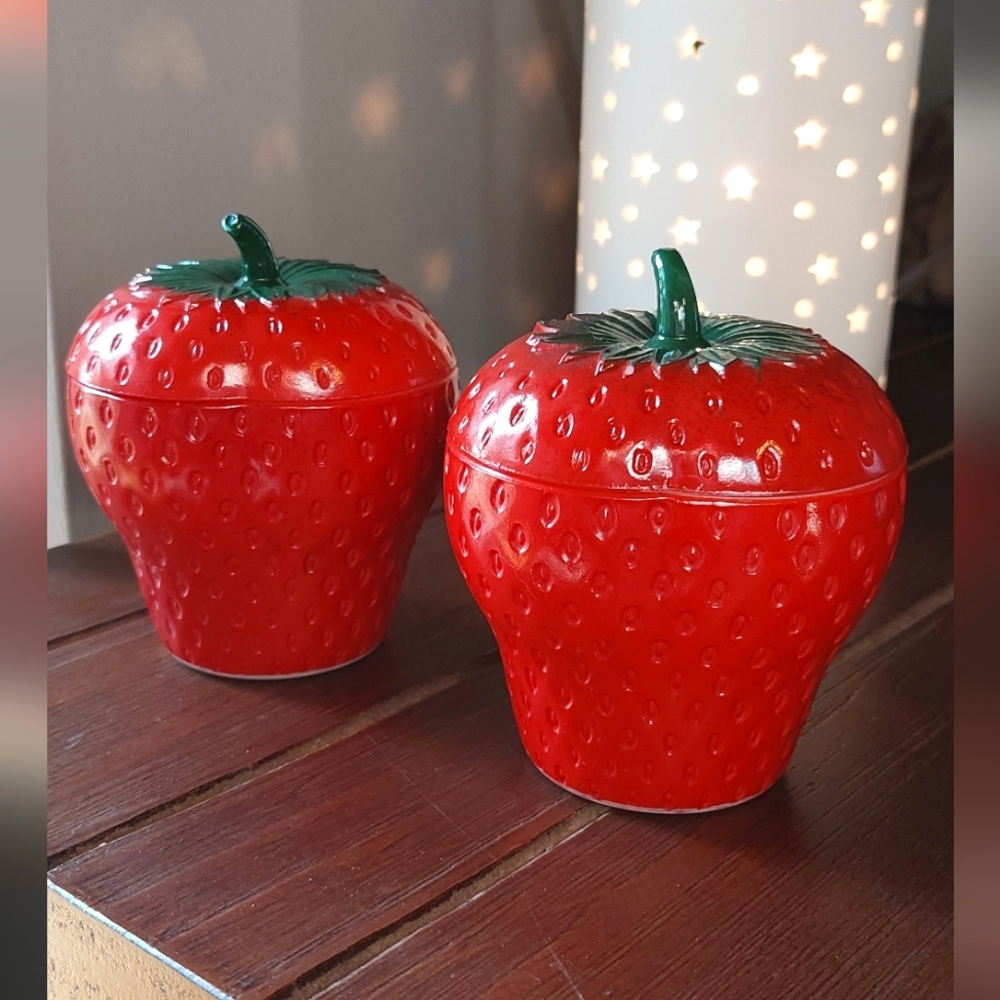 Set of 2 Vintage Hazel Atlas milk glass Strawberry jars!